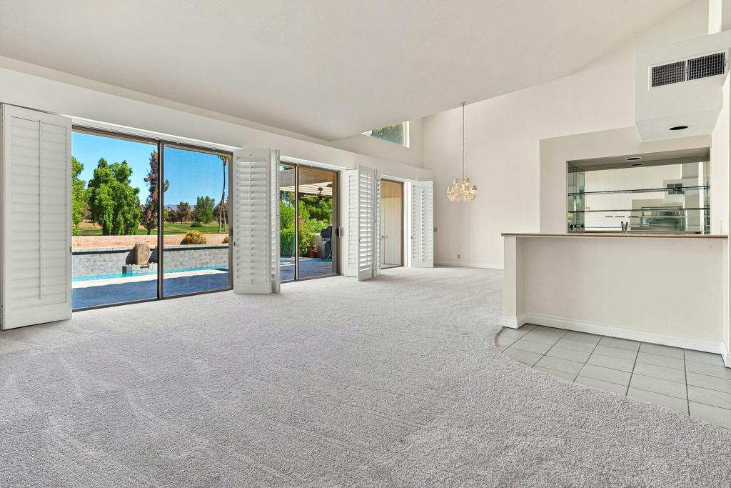 188 S Kavenish Drive Property Photo 3