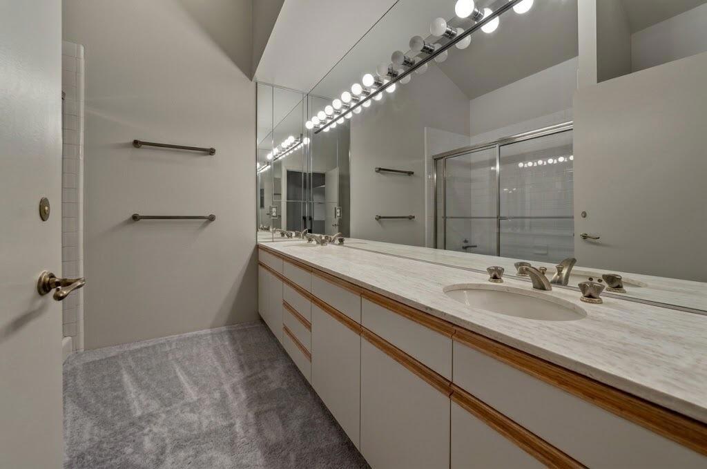 188 S Kavenish Drive Property Photo 17