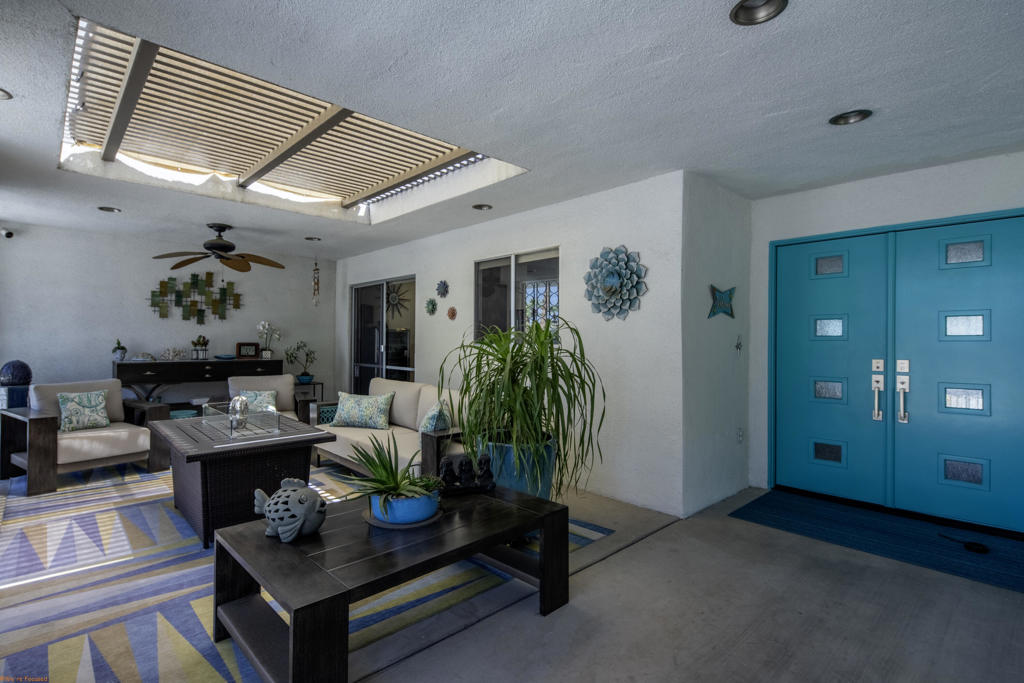 1541 E Madrona Drive Property Photo 3