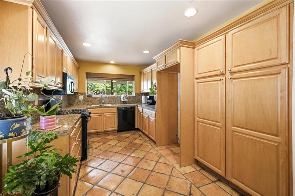 69375 Nilda Drive Property Photo 11