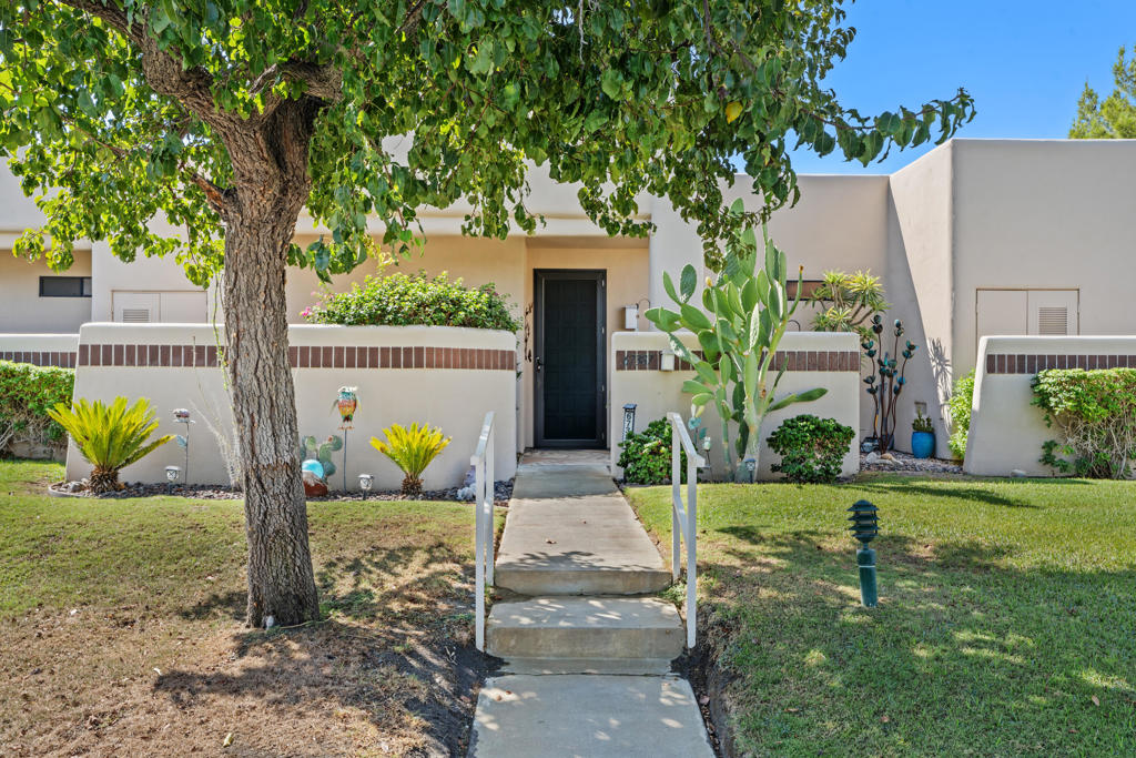 67387 Toltec Court Property Photo 4