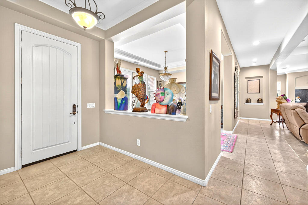 120 Tesori Drive Property Photo 4