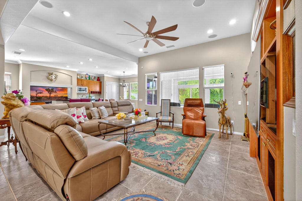 120 Tesori Drive Property Photo 7