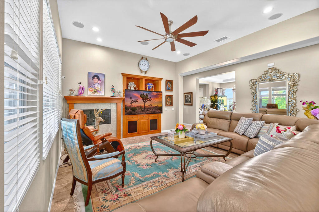 120 Tesori Drive Property Photo 8