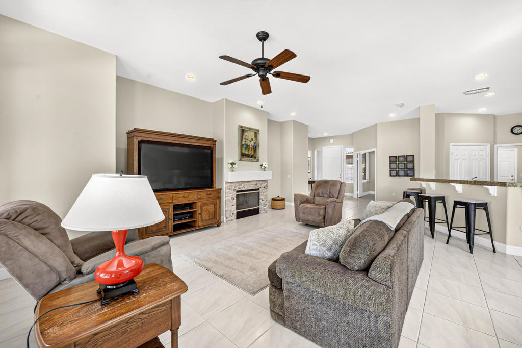 43335 N Heritage Palms Drive Property Photo 6
