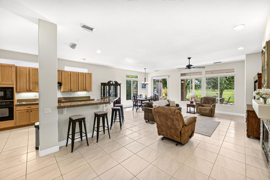 43335 N Heritage Palms Drive Property Photo 10