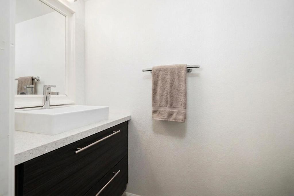 1530 N Kaweah Road Property Photo 10