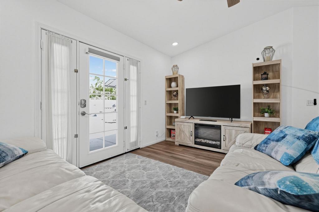 44795 Cabrillo Avenue Property Photo 16