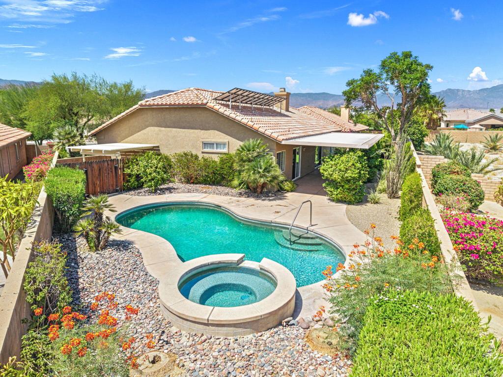 43580 Milan Court Property Photo 4