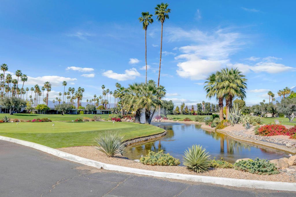 465 Desert Lakes Drive Property Photo 9