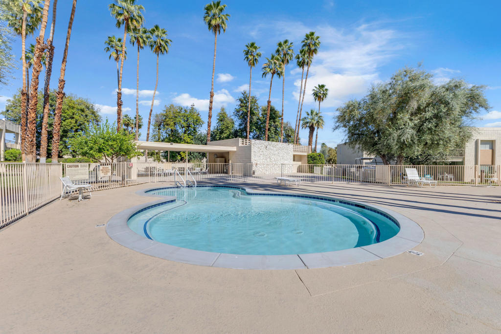 465 Desert Lakes Drive Property Photo 10