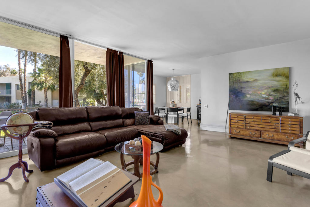 465 Desert Lakes Drive Property Photo 13