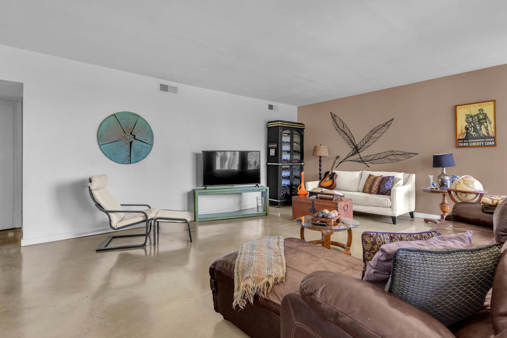 465 Desert Lakes Drive Property Photo 14