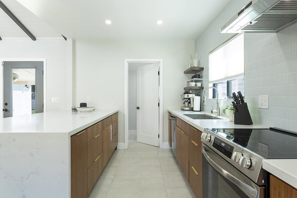 686 S Camino Real Property Photo 12