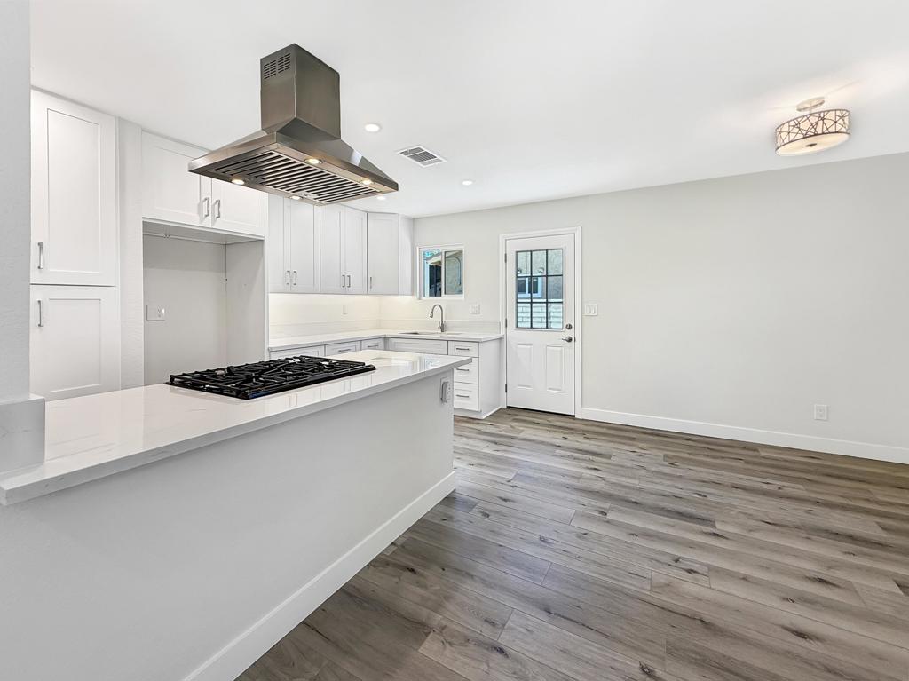 51724 Douma Street Property Photo 3