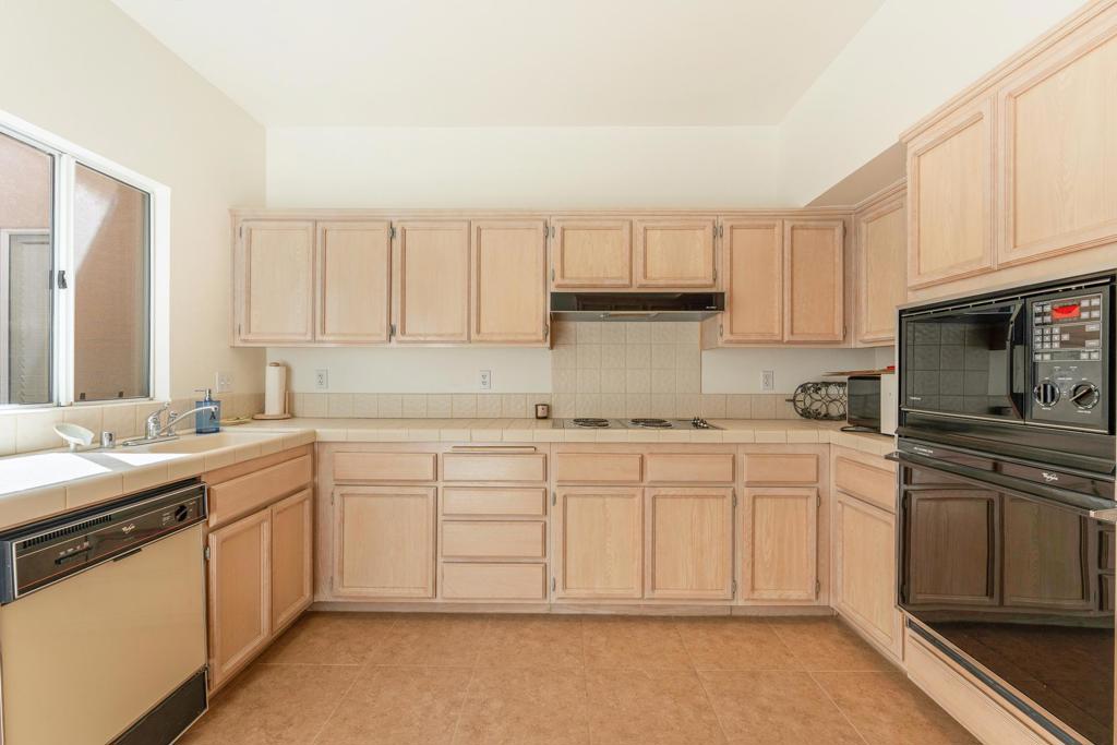 99 Lake Shore Property Photo 17
