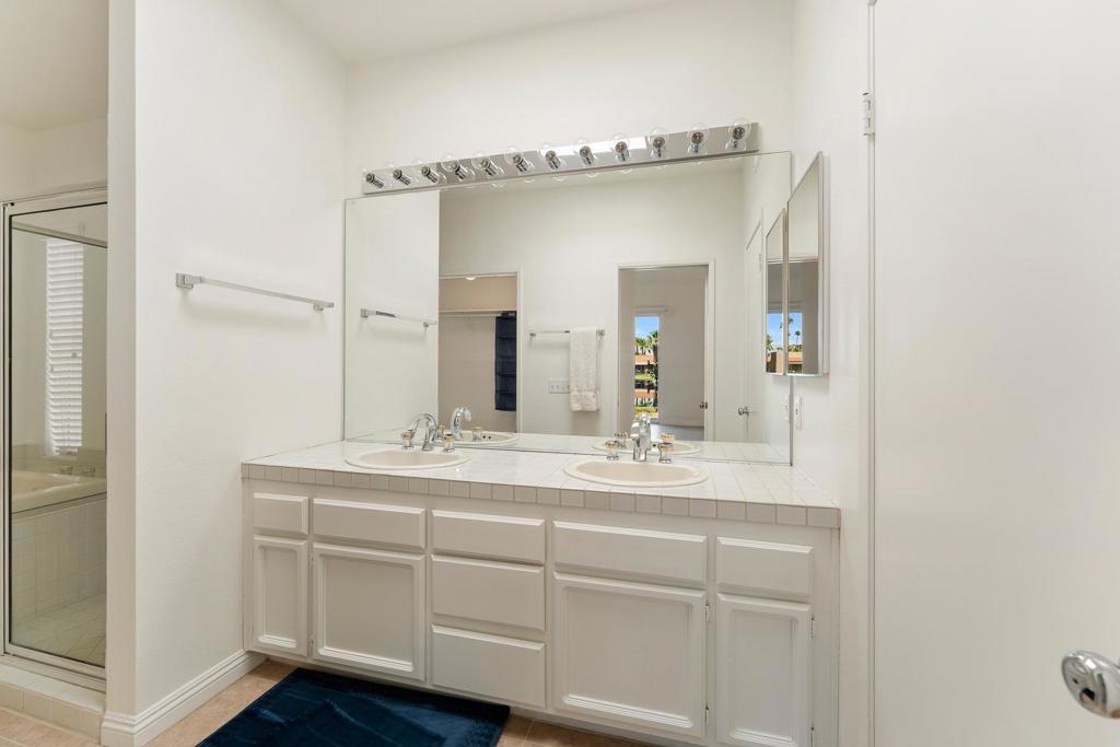 99 Lake Shore Property Photo 32
