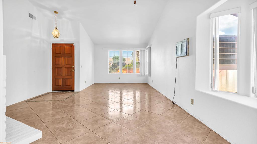 81421 Lily Court Property Photo 2