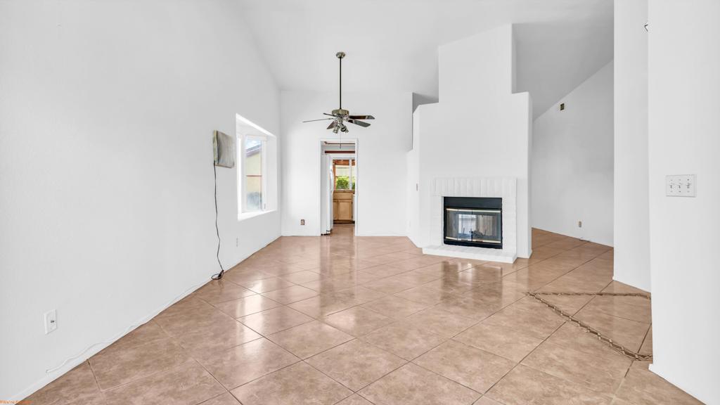 81421 Lily Court Property Photo 4