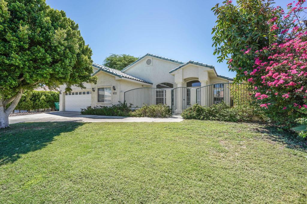 69721 Willow Lane Property Photo 1
