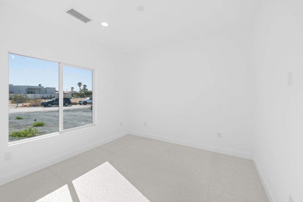 18519 Sagebrush Trail Property Photo 4