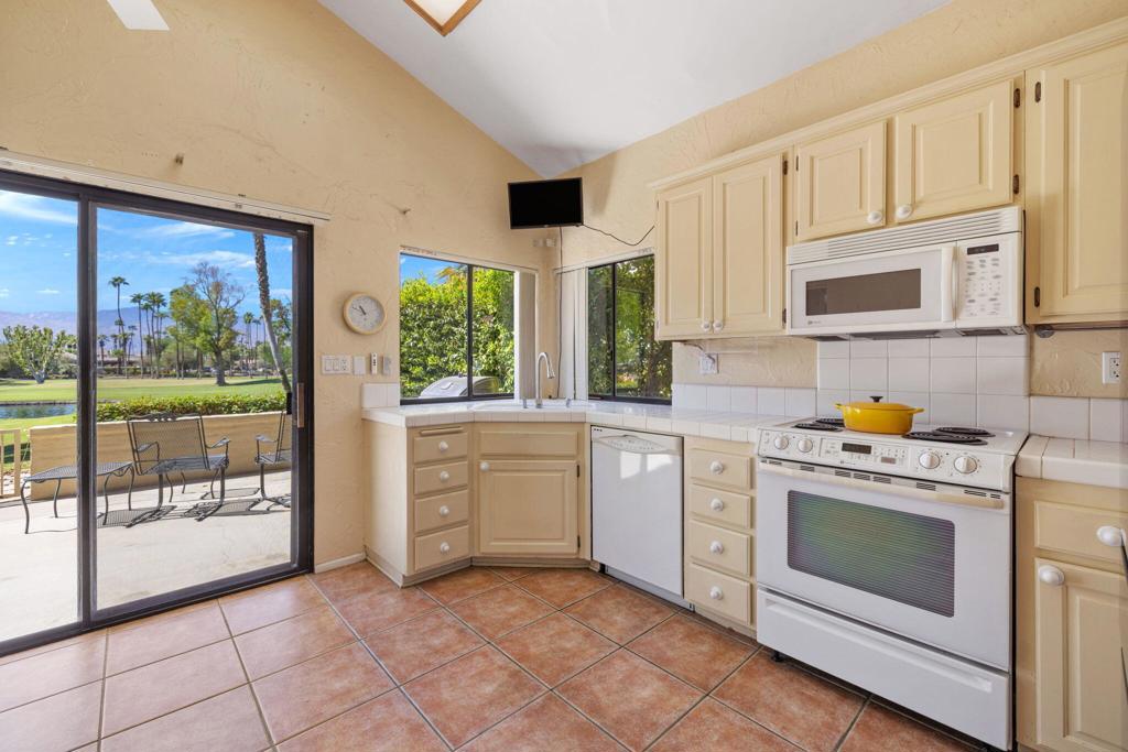 171 Bouquet Canyon Drive Property Photo 10