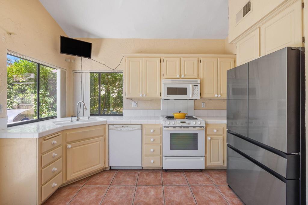 171 Bouquet Canyon Drive Property Photo 14