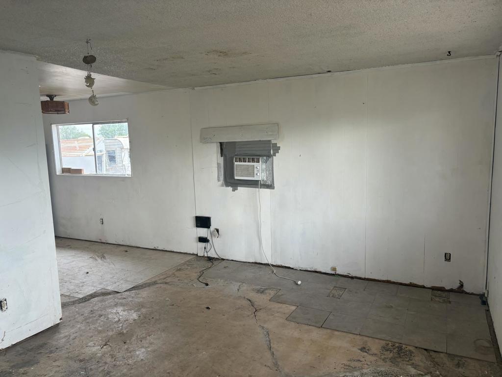 421 N Solano Avenue Property Photo 5