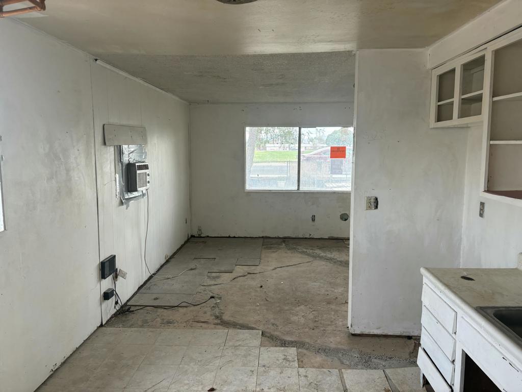 421 N Solano Avenue Property Photo 7