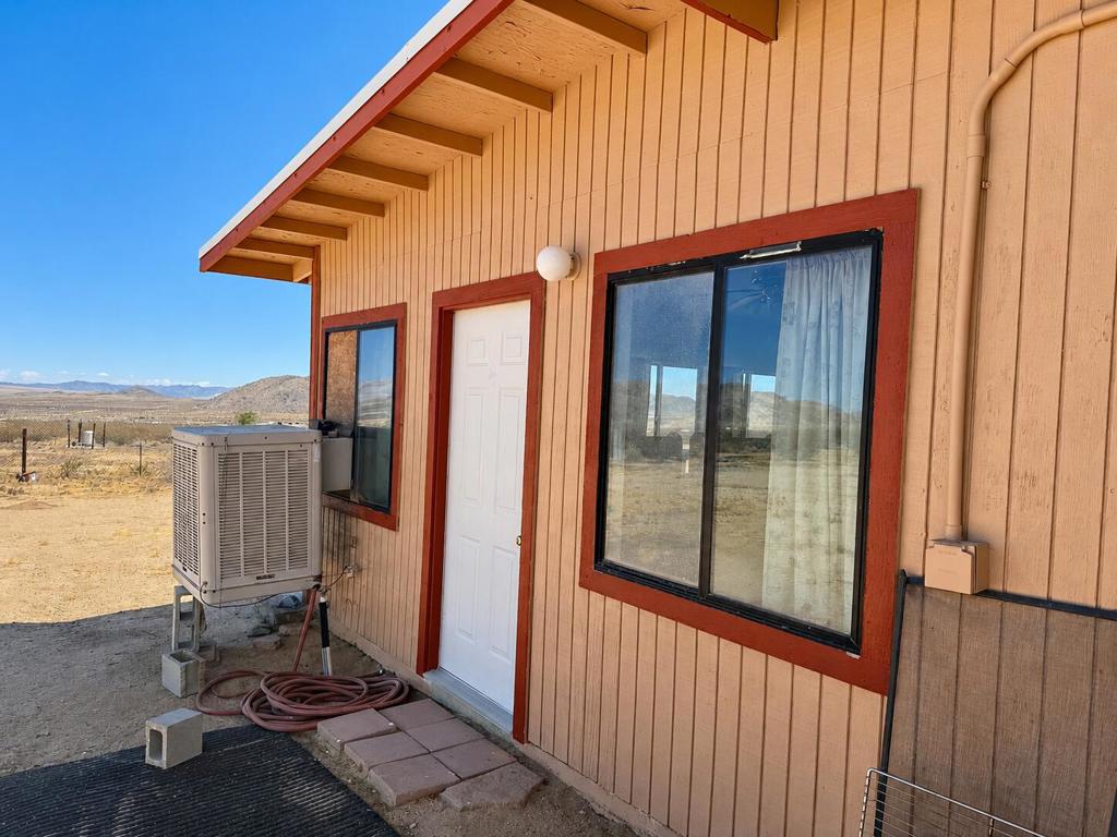 4525 Kickapoo Property Photo 5