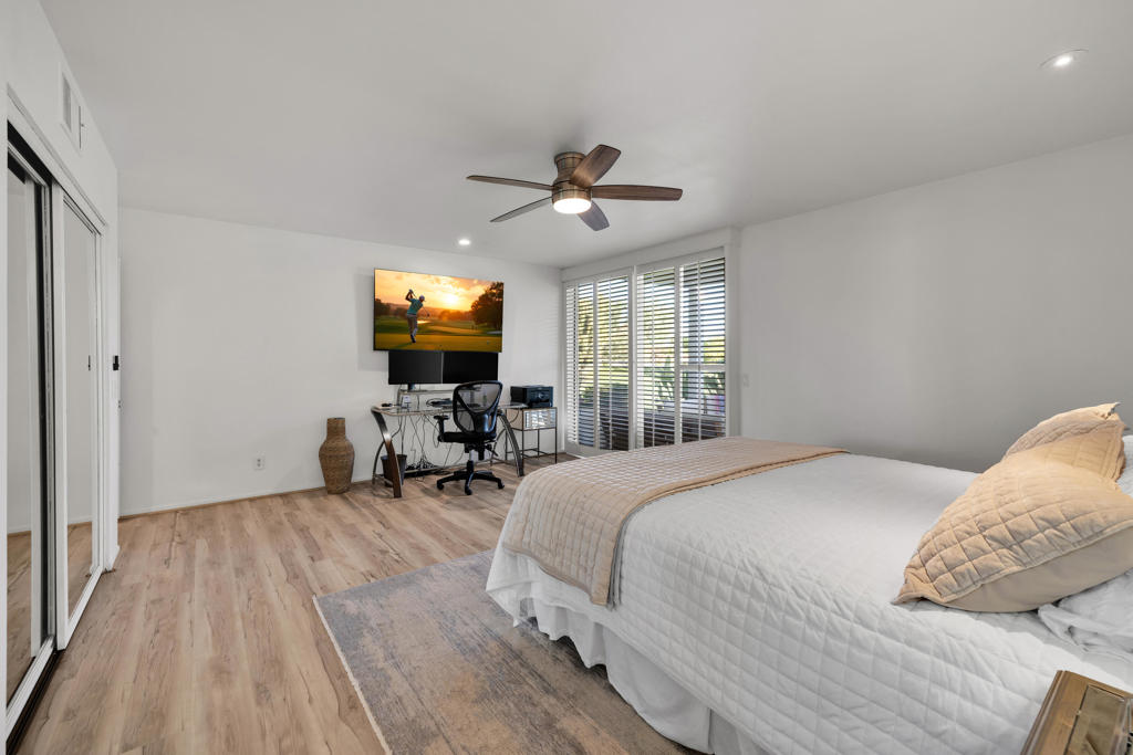 47760 Eisenhower Drive Property Photo 18