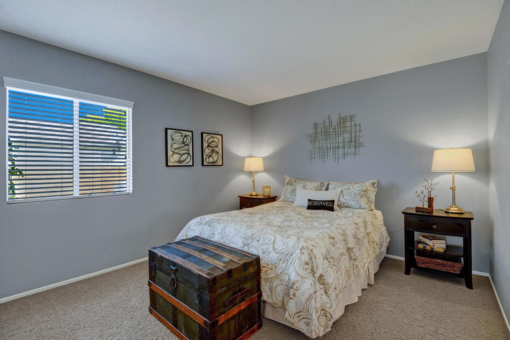 45583 King Palm Drive Property Photo 6
