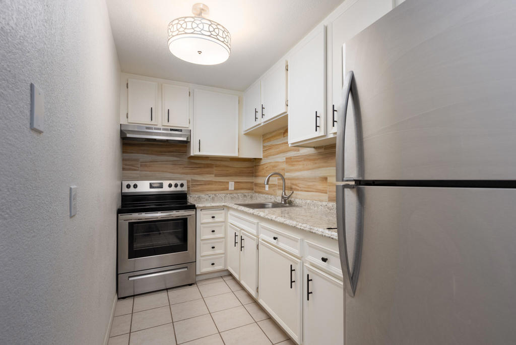 470 N Villa Court 109 Property Photo 4