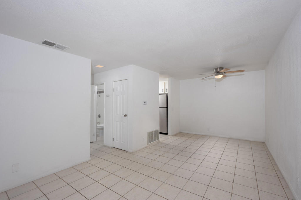 470 N Villa Court 109 Property Photo 7