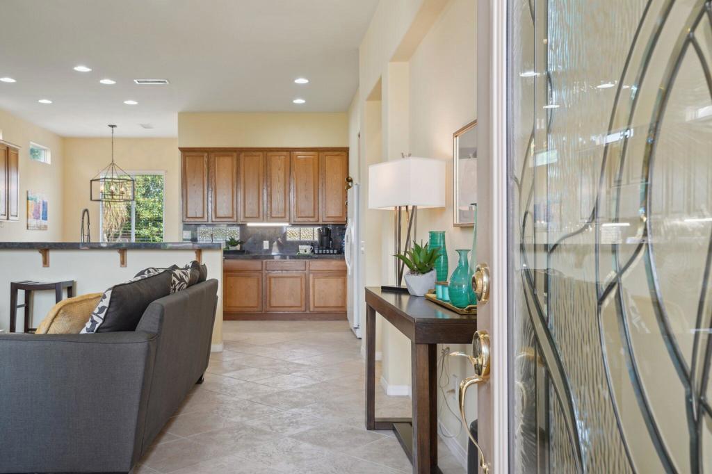 80570 Hoylake Drive Property Photo 2