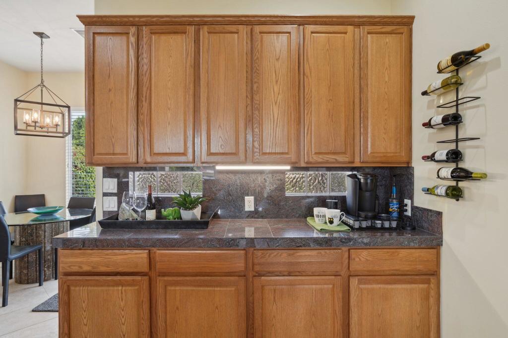 80570 Hoylake Drive Property Photo 12