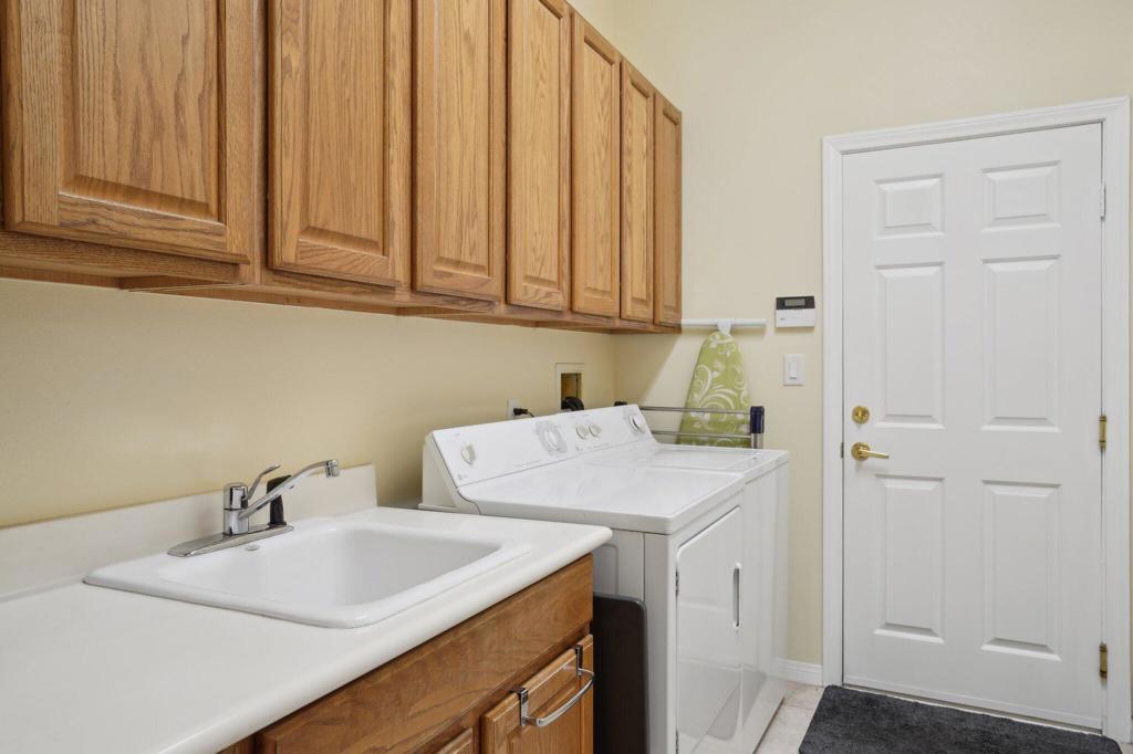 80570 Hoylake Drive Property Photo 15