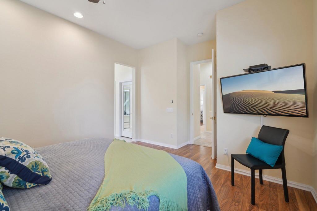 80570 Hoylake Drive Property Photo 17