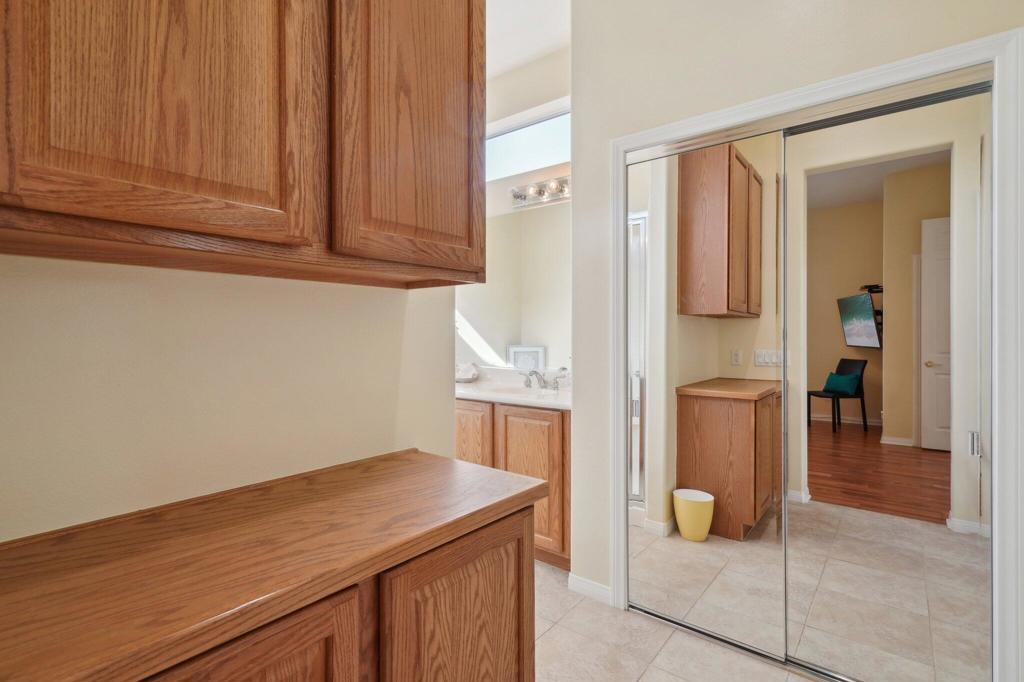 80570 Hoylake Drive Property Photo 19