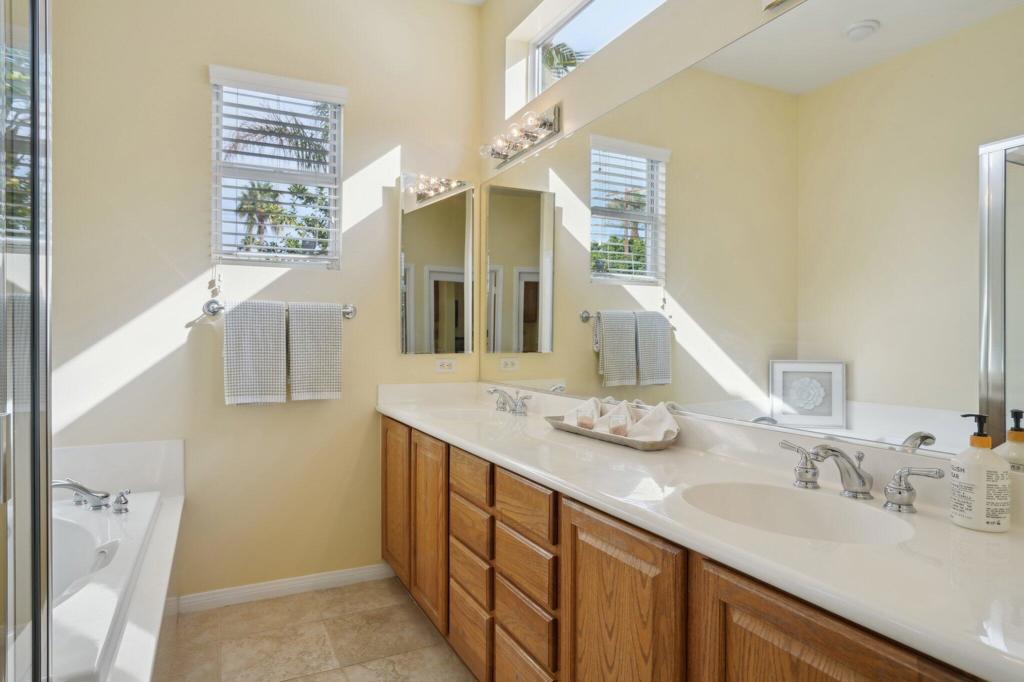 80570 Hoylake Drive Property Photo 21