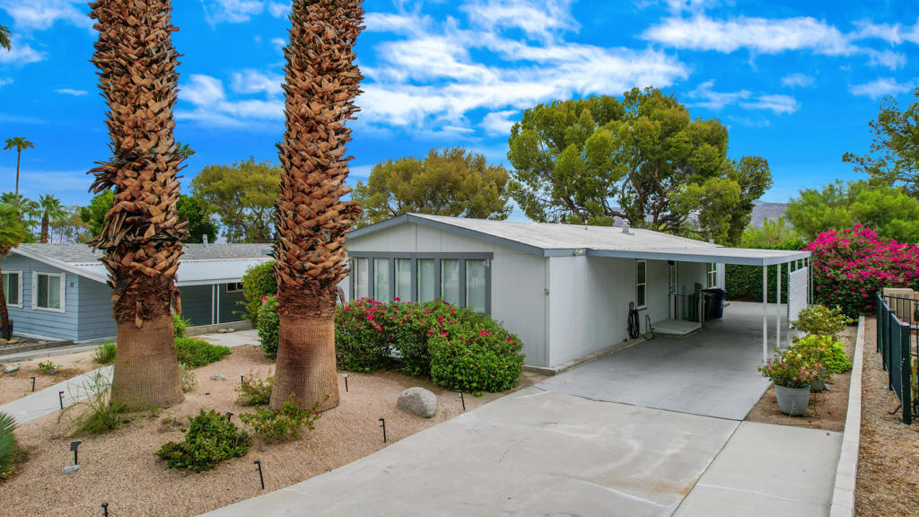 49305 Highway 74 11 Property Photo 1