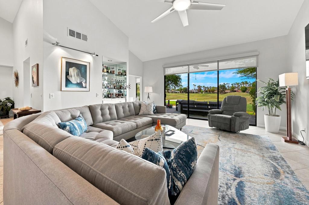 54673 Inverness Way Property Photo 2