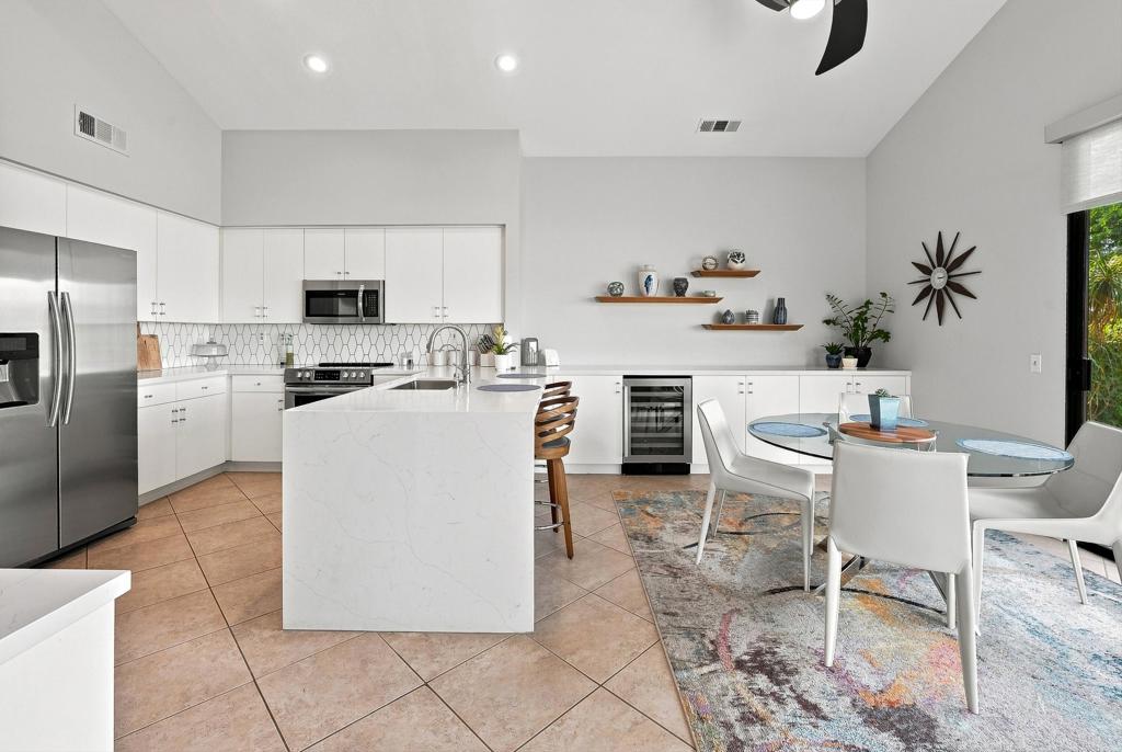 54673 Inverness Way Property Photo 4