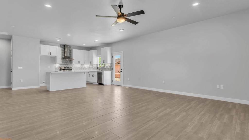 9740 Congressional Road Property Photo 9
