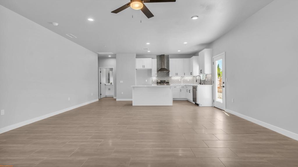 9740 Congressional Road Property Photo 10