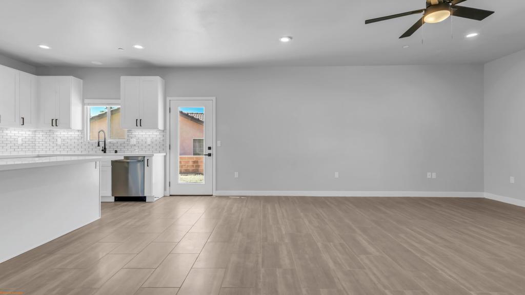 9740 Congressional Road Property Photo 14