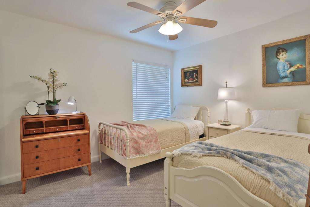 1421 Sunflower Circle N Property Photo 7