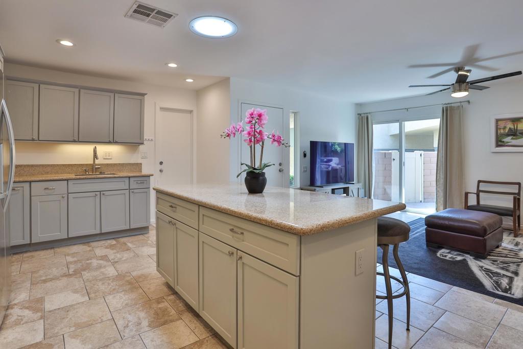 1421 Sunflower Circle N Property Photo 15
