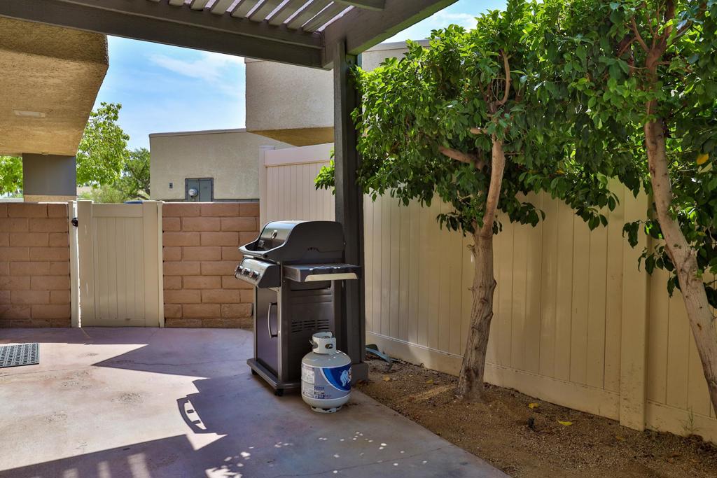 1421 Sunflower Circle N Property Photo 25