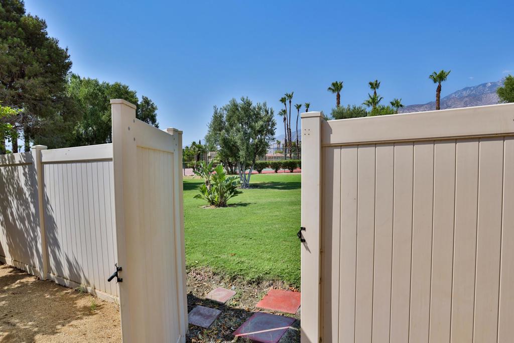1421 Sunflower Circle N Property Photo 30